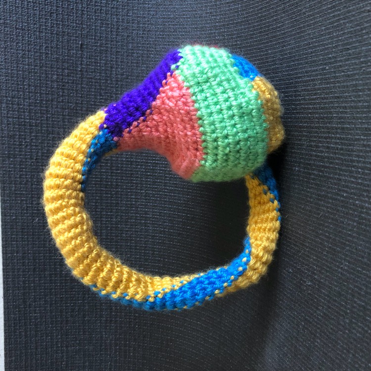 Six color Klein bottle